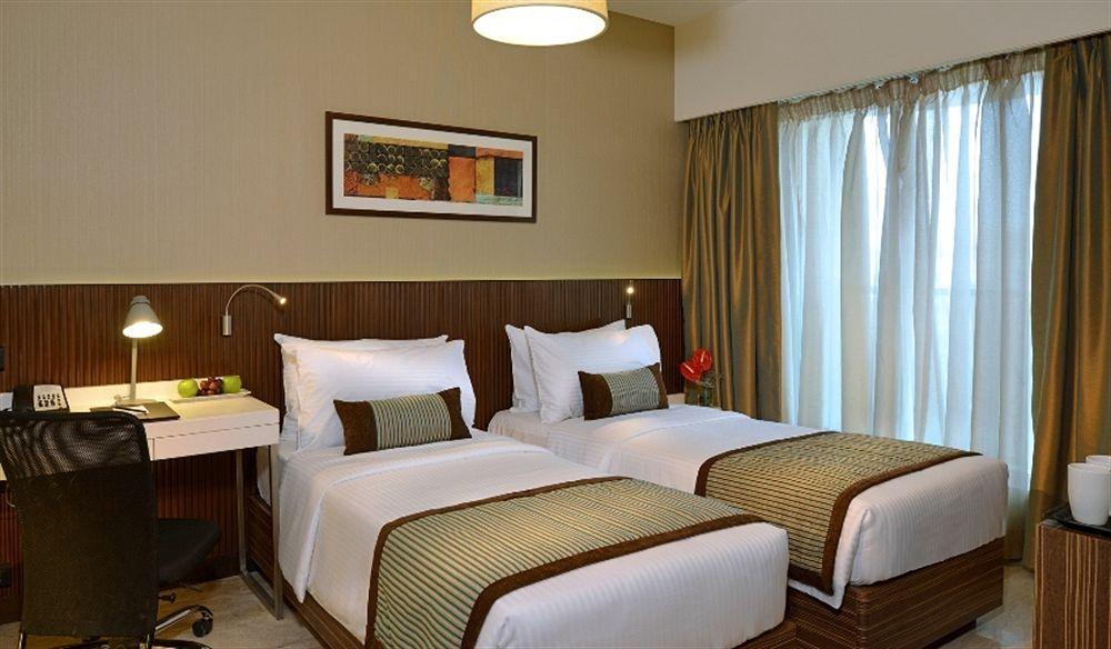 Residency Sarovar Portico Мумбаї Екстер'єр фото