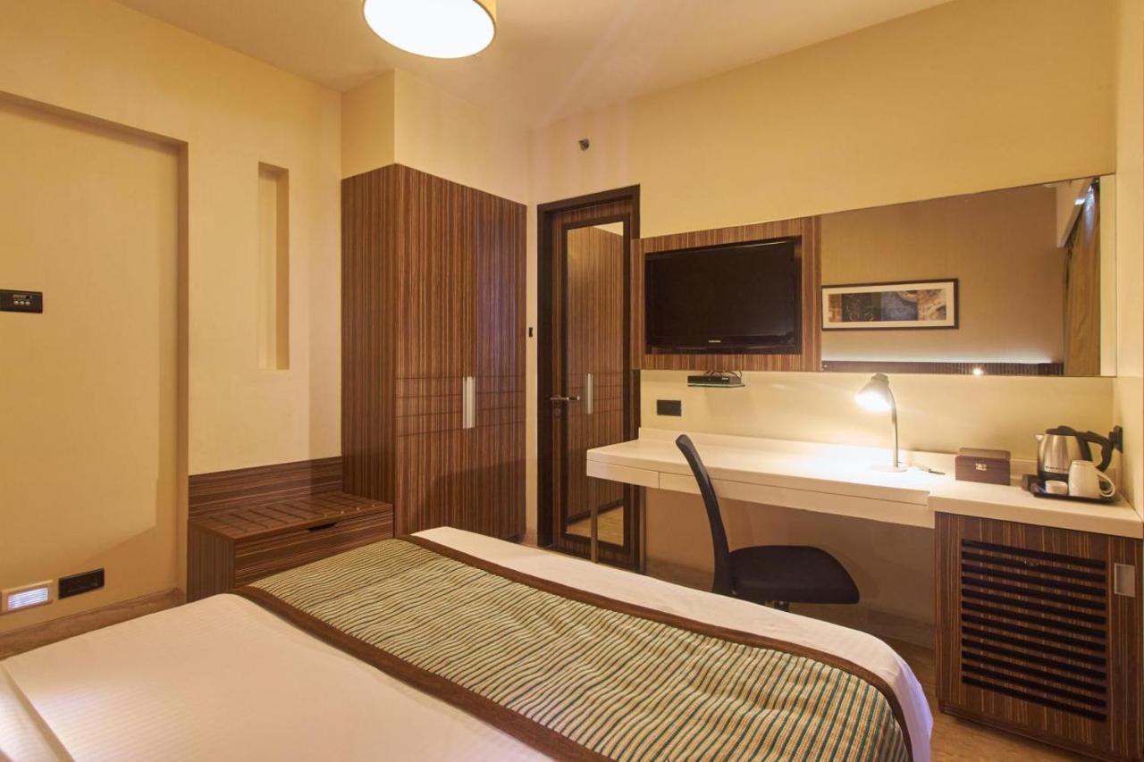 Residency Sarovar Portico Мумбаї Екстер'єр фото