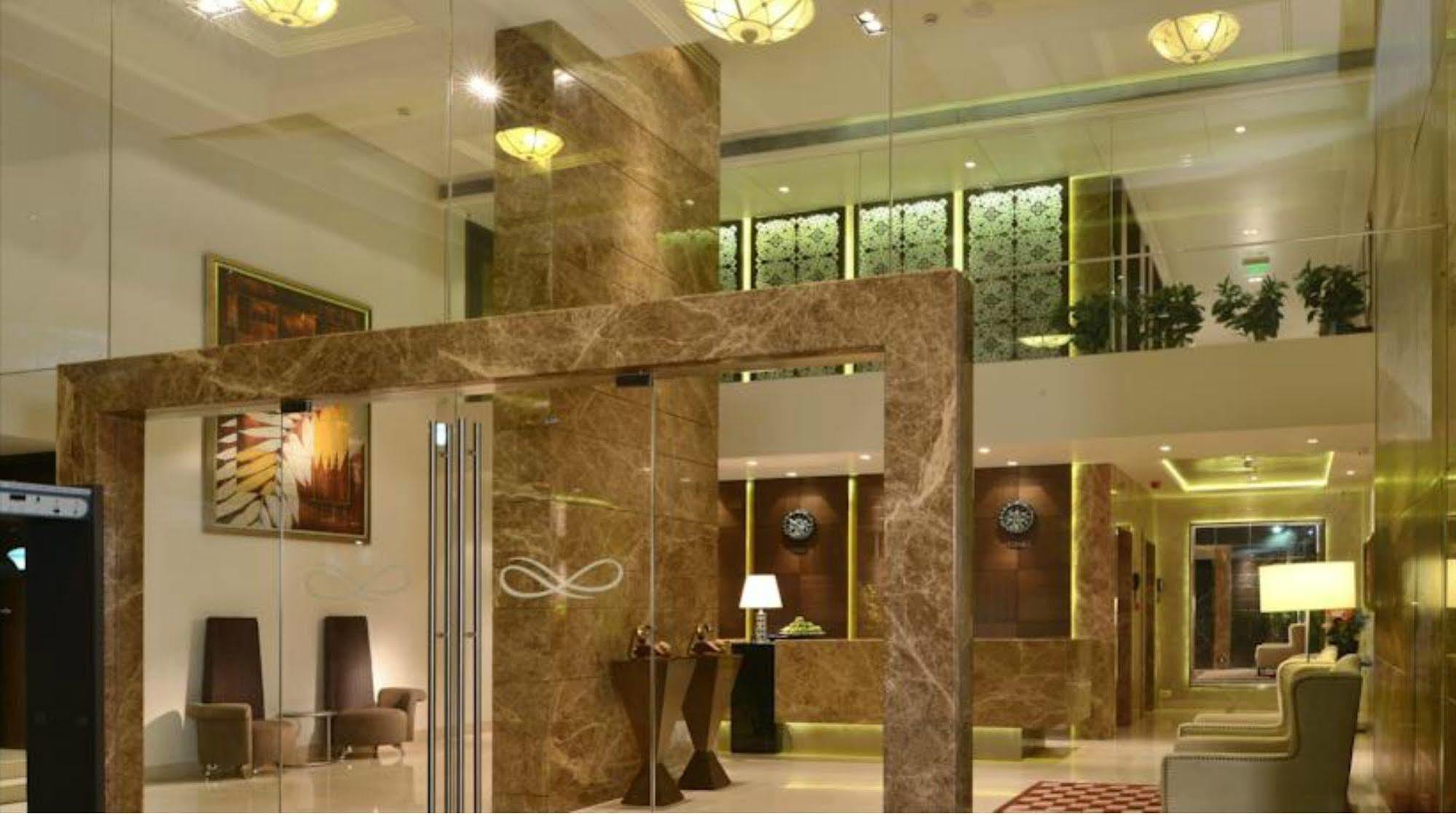 Residency Sarovar Portico Мумбаї Екстер'єр фото