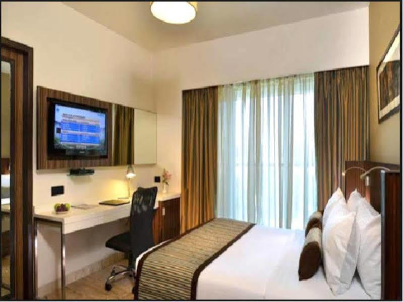 Residency Sarovar Portico Мумбаї Екстер'єр фото