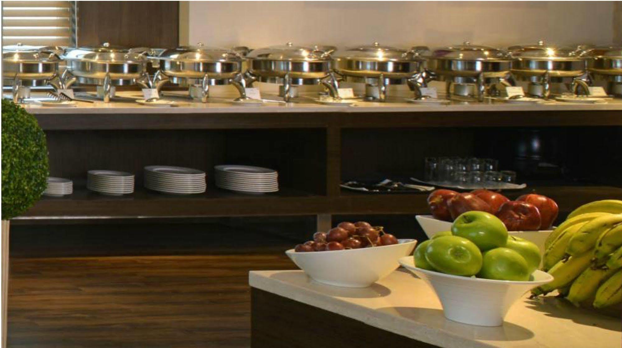 Residency Sarovar Portico Мумбаї Екстер'єр фото