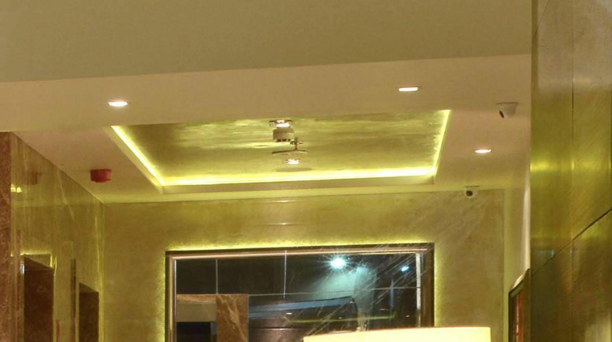 Residency Sarovar Portico Мумбаї Екстер'єр фото