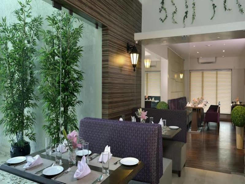 Residency Sarovar Portico Мумбаї Екстер'єр фото