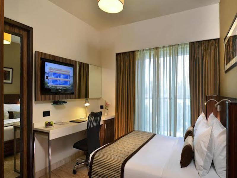 Residency Sarovar Portico Мумбаї Екстер'єр фото